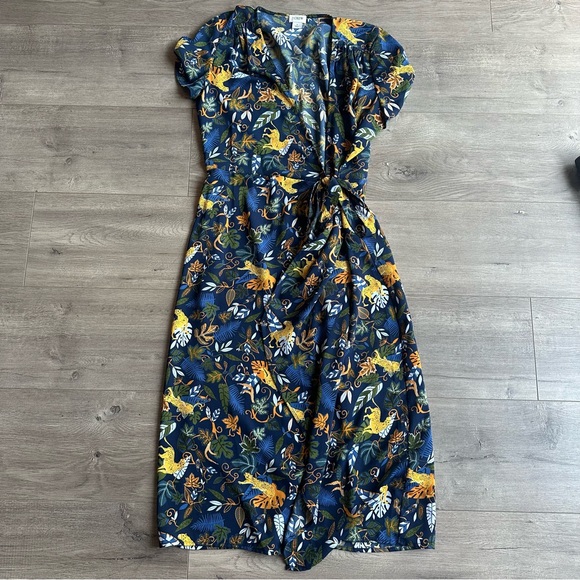 J. Crew Factory Dresses & Skirts - EUC J. Crew Drapey twill wrap midi dress - size 2